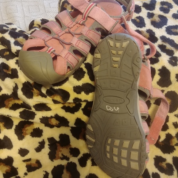 Shoes - Picture 2 of 3